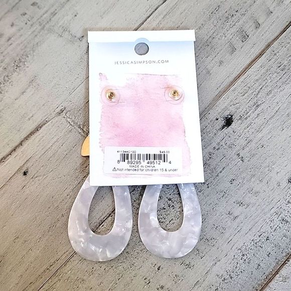 NWT JESSICA SIMPSON VINTAGE GOLD AND SEASHELL DROP EARRINGS - Picture 3 of 6